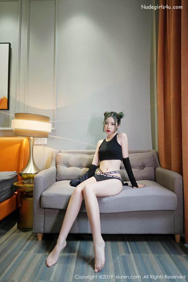 XiuRen No.1644 贾诗晗 (Jia Shi Han)